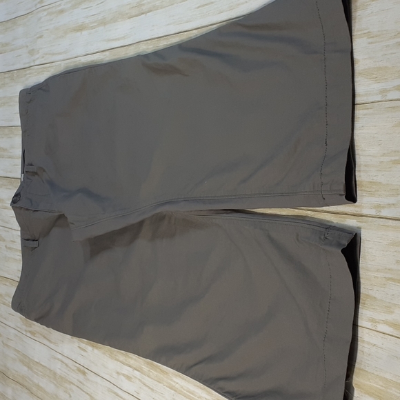 Old Navy On Classic Rise Gray Capris Pants Size 10 - Picture 13 of 16